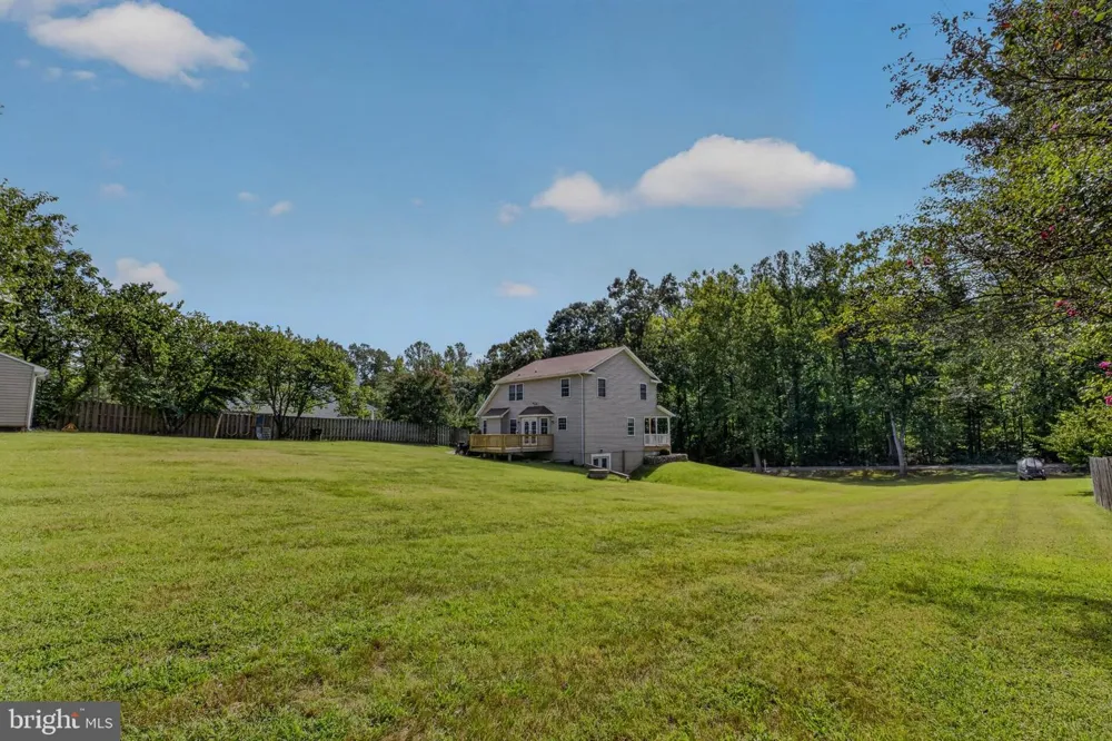 8115 OAK WOOD DRIVE King George, VA 22485