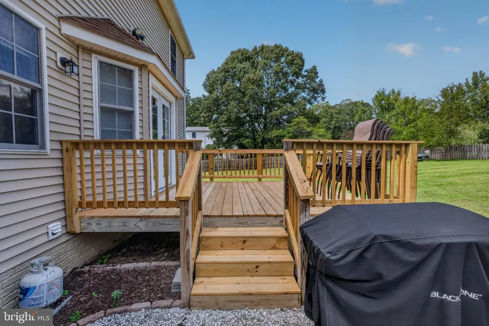 8115 OAK WOOD DRIVE King George, VA 22485