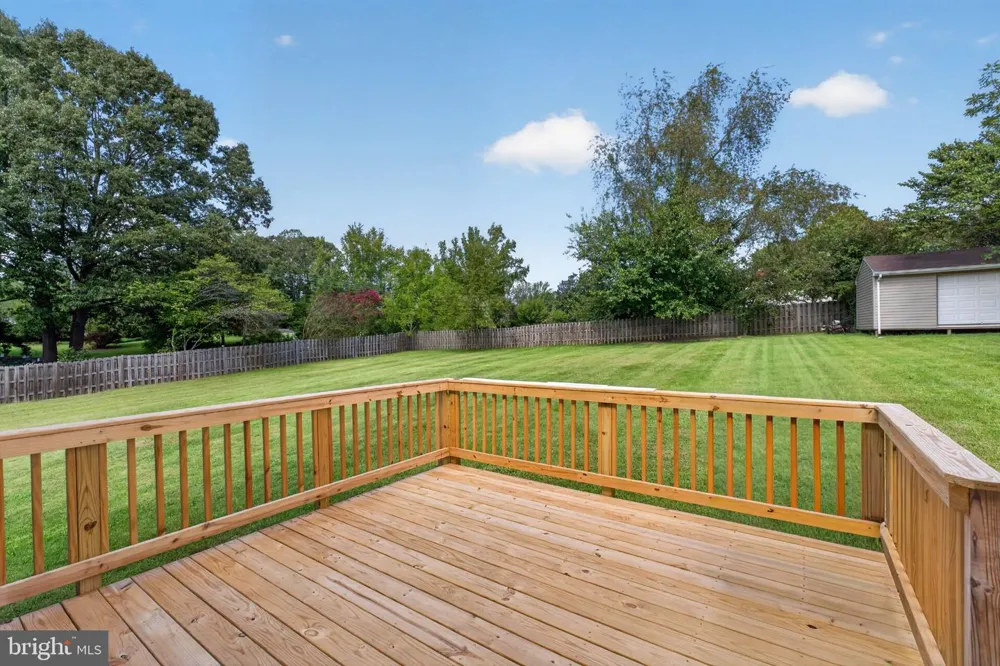 8115 OAK WOOD DRIVE King George, VA 22485