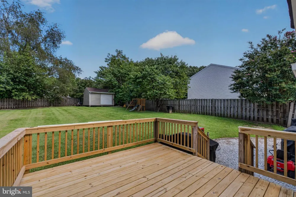 8115 OAK WOOD DRIVE King George, VA 22485