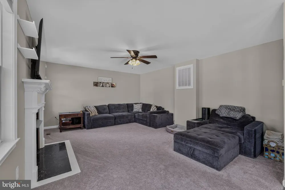 8115 OAK WOOD DRIVE King George, VA 22485