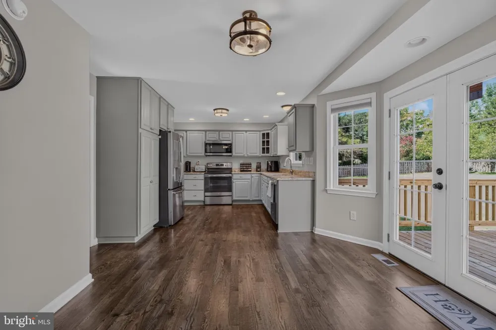 8115 OAK WOOD DRIVE King George, VA 22485