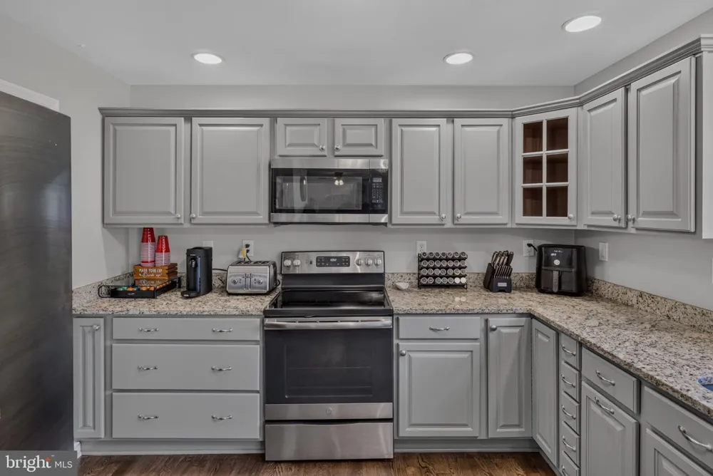 8115 OAK WOOD DRIVE King George, VA 22485