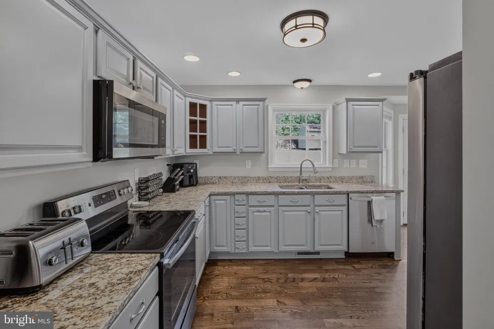 8115 OAK WOOD DRIVE King George, VA 22485