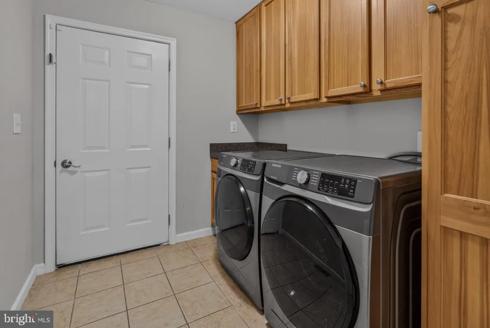 8115 OAK WOOD DRIVE King George, VA 22485