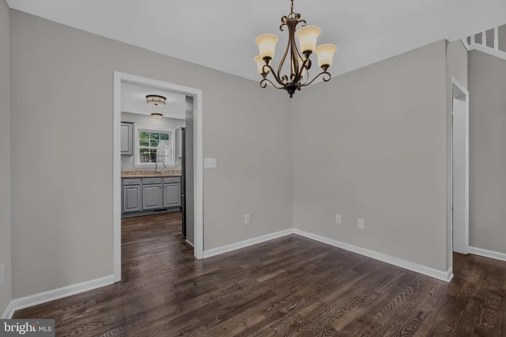 8115 OAK WOOD DRIVE King George, VA 22485