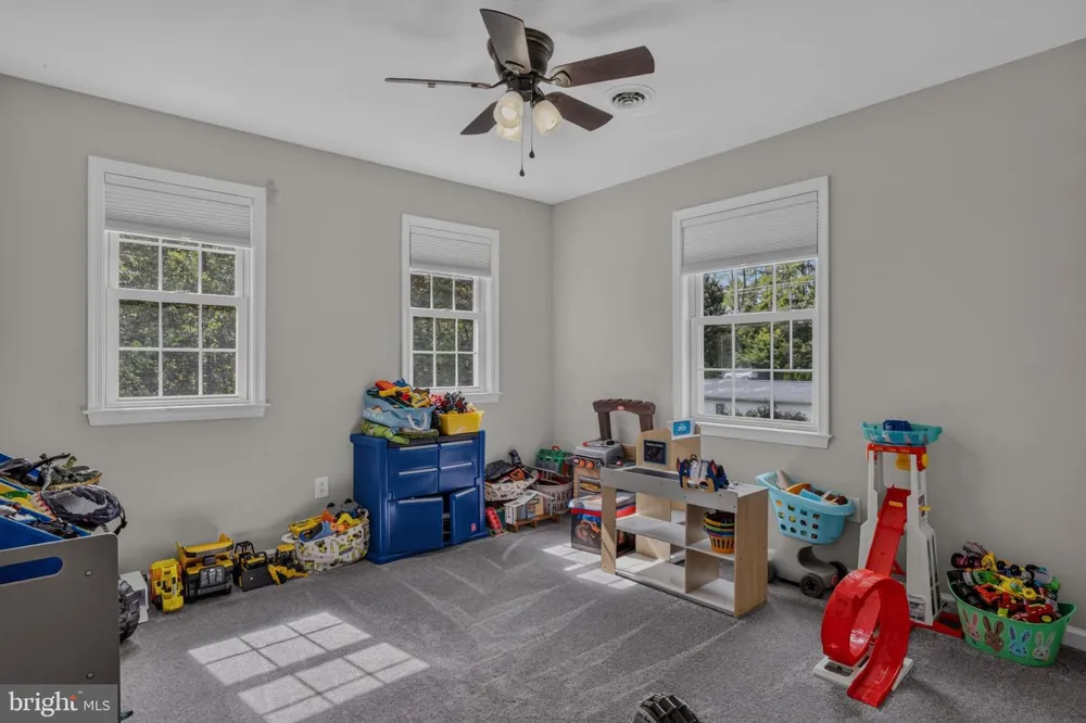 8115 OAK WOOD DRIVE King George, VA 22485