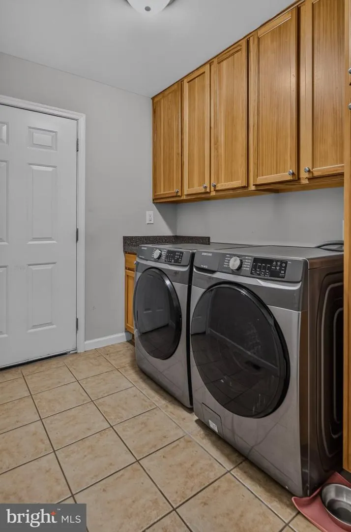 8115 OAK WOOD DRIVE King George, VA 22485