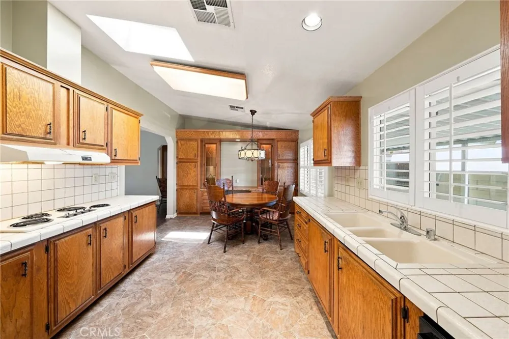 840 E Foothill #205 Azusa, CA 91702