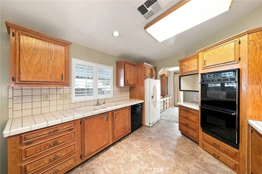 840 E Foothill #205 Azusa, CA 91702