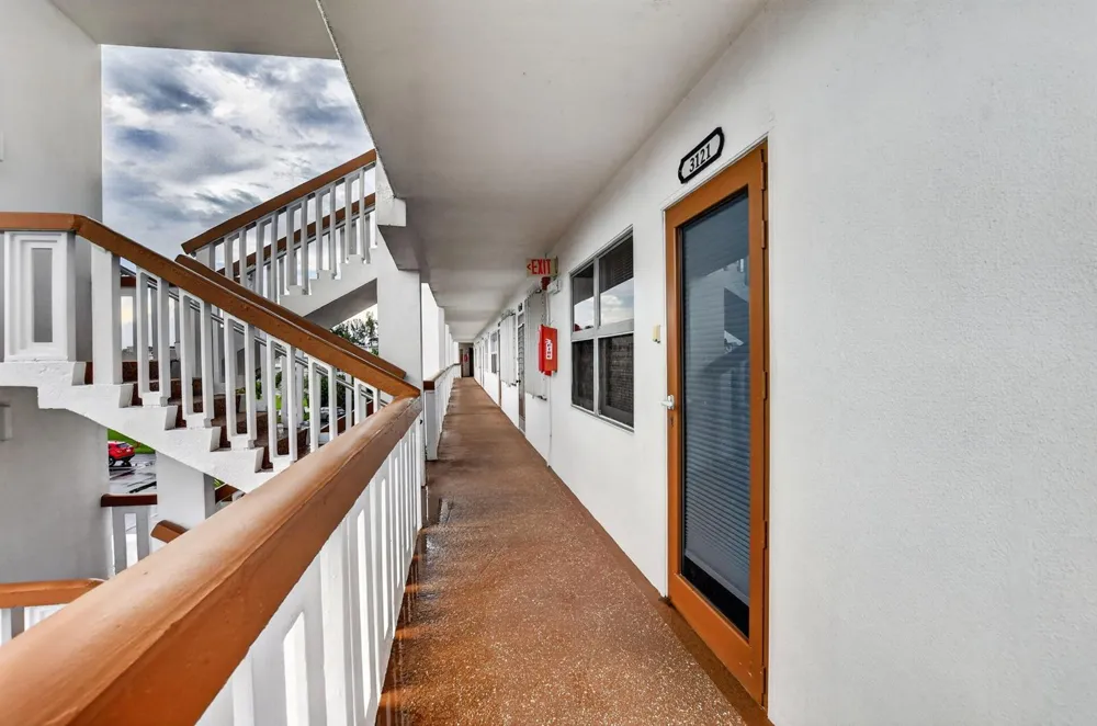 3121 Cambridge F #3121 Deerfield Beach, FL 33442