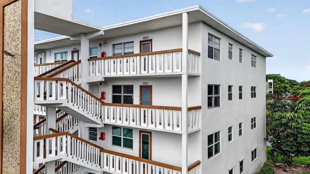 3121 Cambridge F #3121 Deerfield Beach, FL 33442
