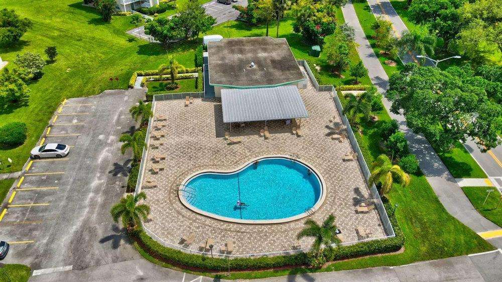 3121 Cambridge F #3121 Deerfield Beach, FL 33442