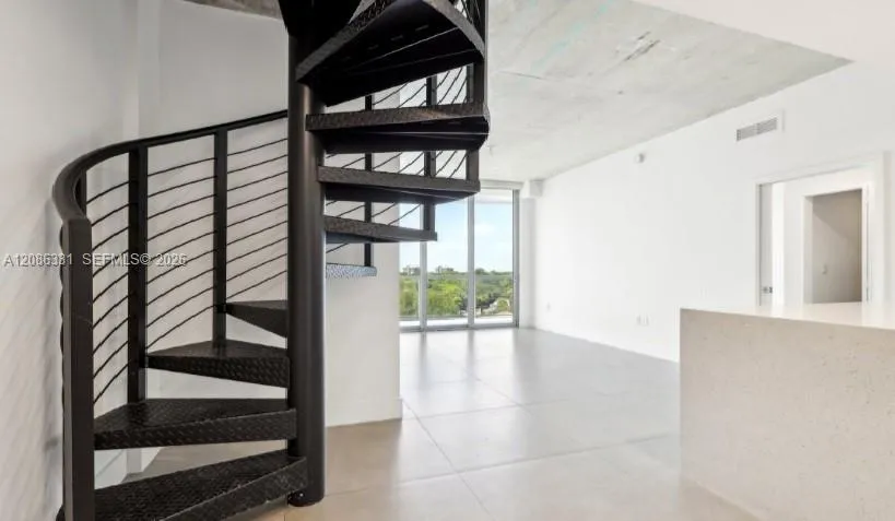 13800 Highland Dr #PH02 North Miami Beach, FL 33181