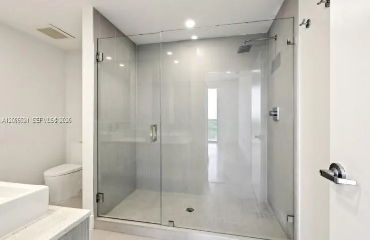 13800 Highland Dr #PH02 North Miami Beach, FL 33181