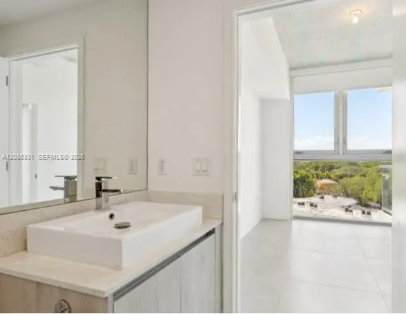13800 Highland Dr #PH02 North Miami Beach, FL 33181