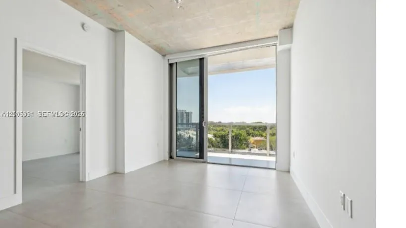 13800 Highland Dr #PH02 North Miami Beach, FL 33181
