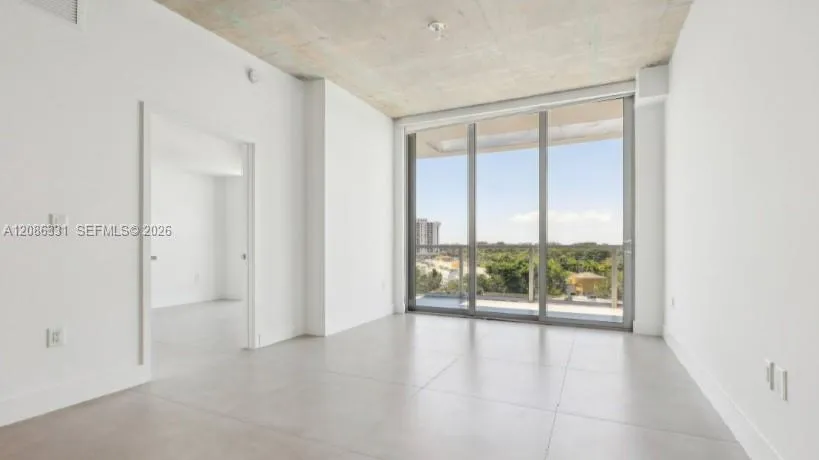 13800 Highland Dr #PH02 North Miami Beach, FL 33181