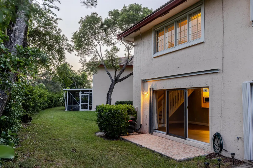 8956 NW 38TH DRIVE Coral Springs, FL 33065
