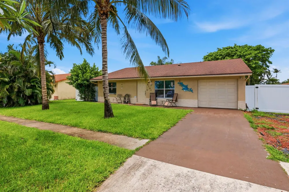 6101 CARTHAGE CIRCLE S Lake Worth, FL 33463
