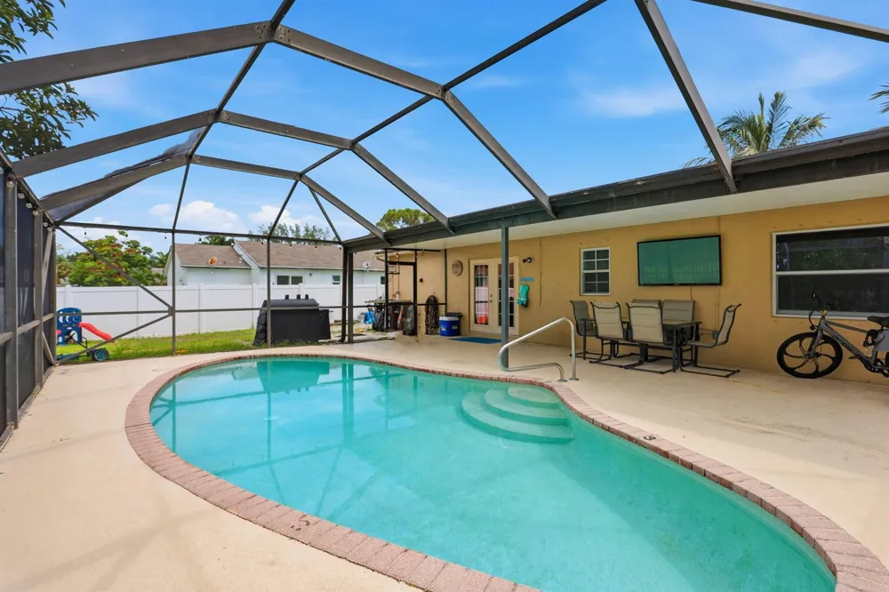 6101 CARTHAGE CIRCLE S Lake Worth, FL 33463