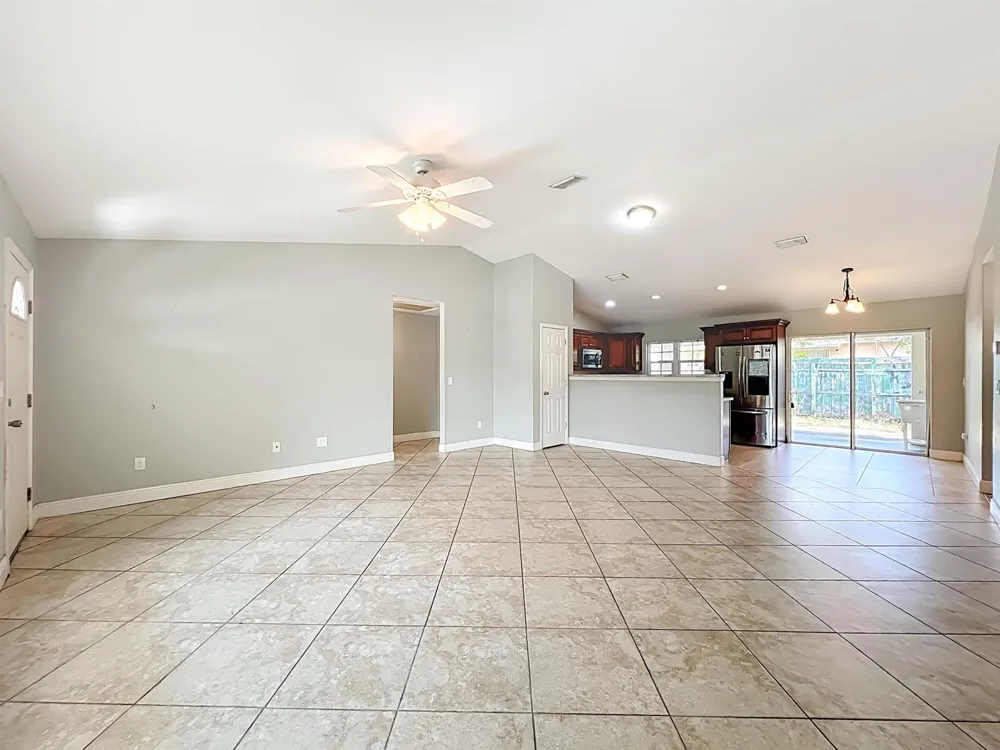 608 MASTERS AVENUE Wildwood, FL 34785