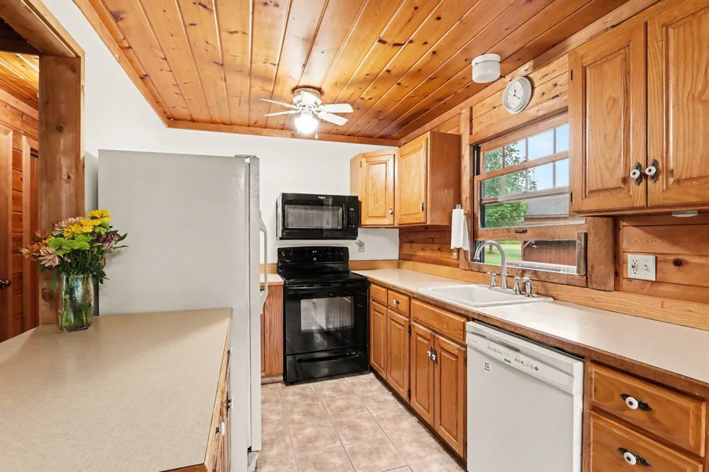 13228 S 5th Street Schoolcraft, MI 49087