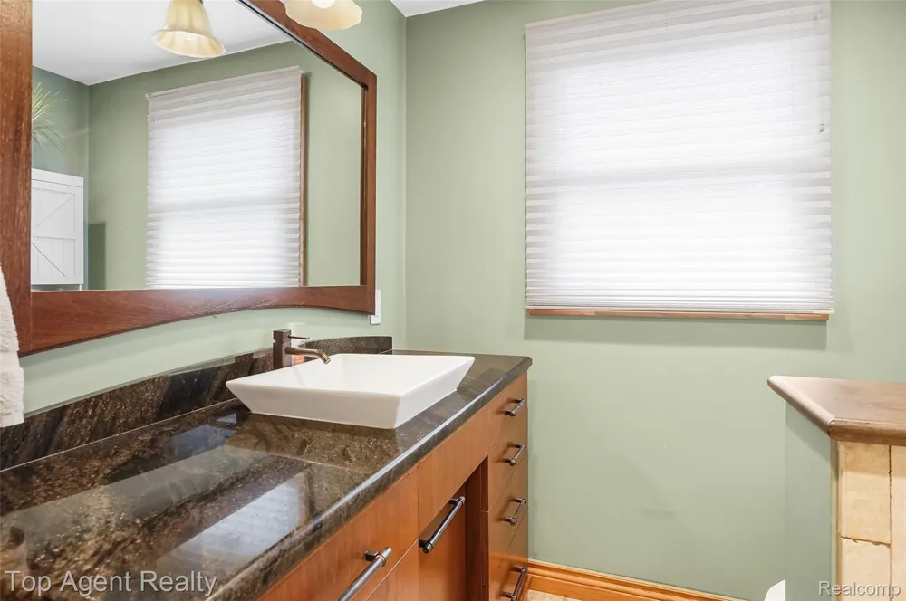 555 Selfridge Boulevard Clawson City, MI 48017