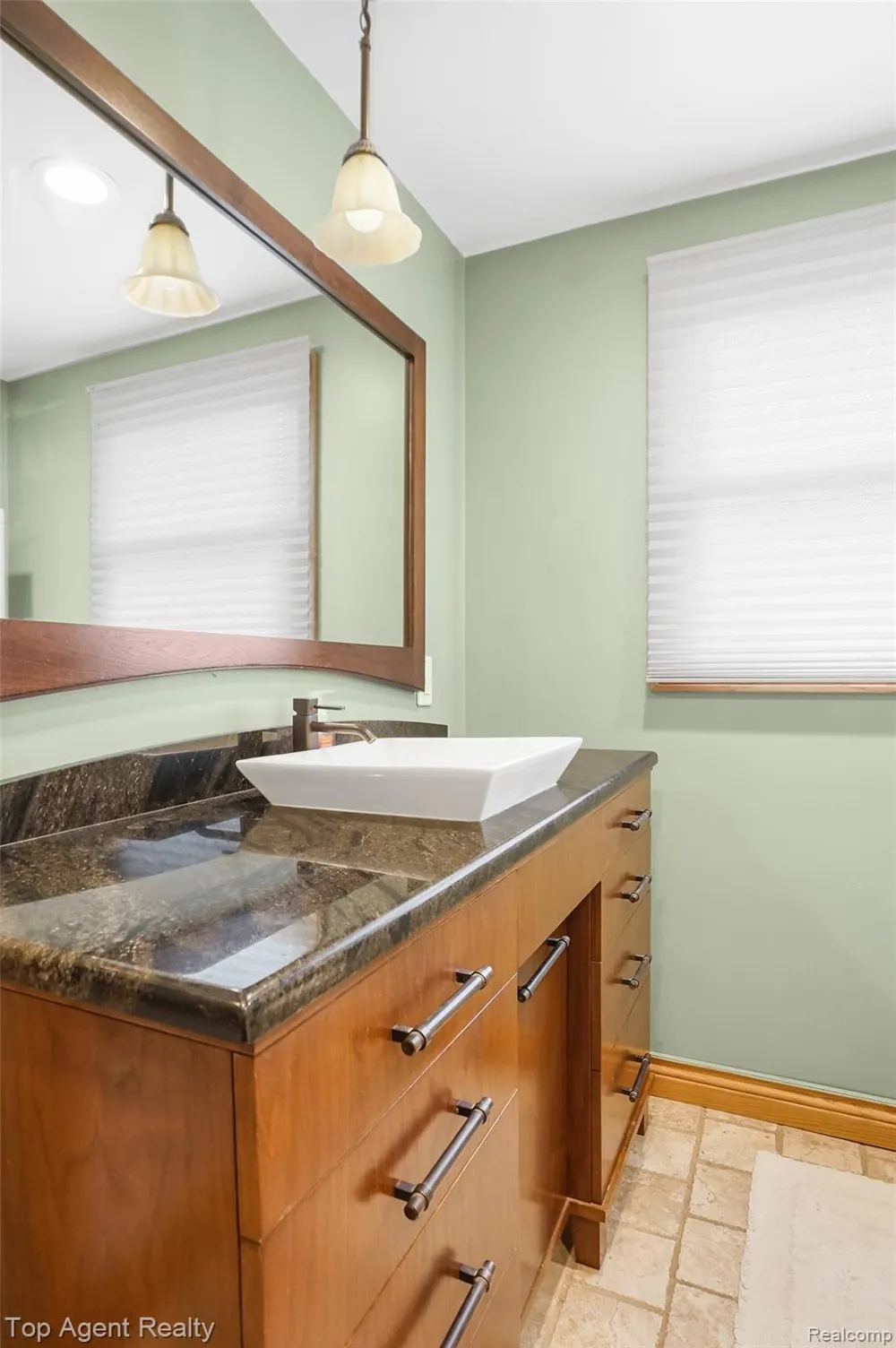 555 Selfridge Boulevard Clawson City, MI 48017