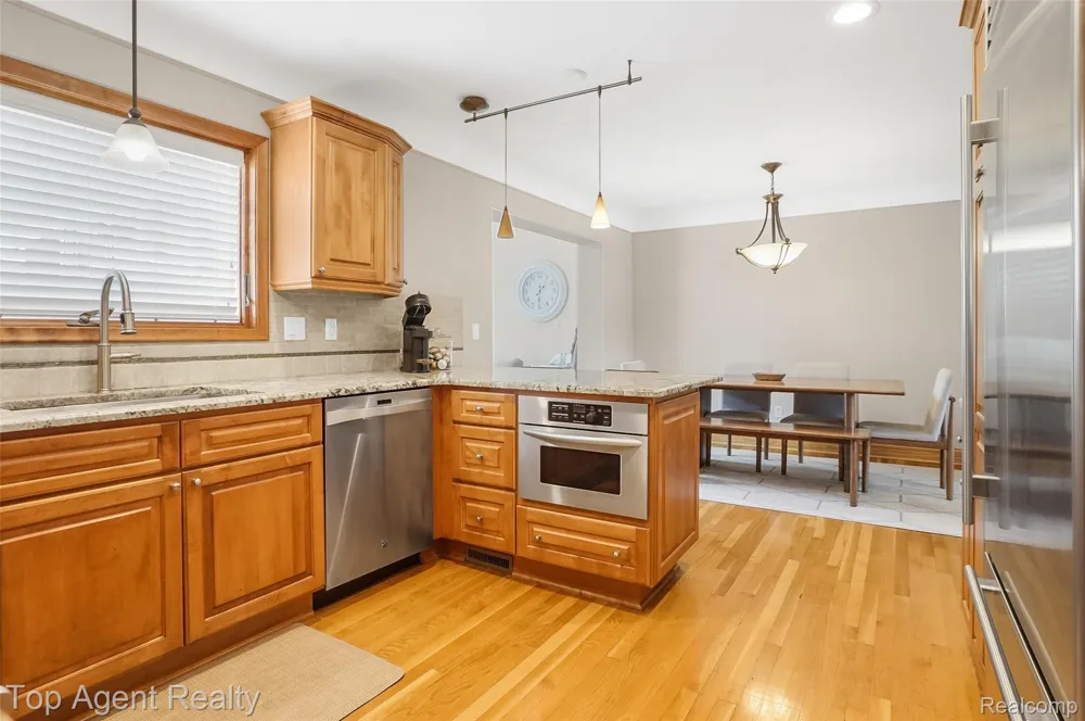 555 Selfridge Boulevard Clawson City, MI 48017