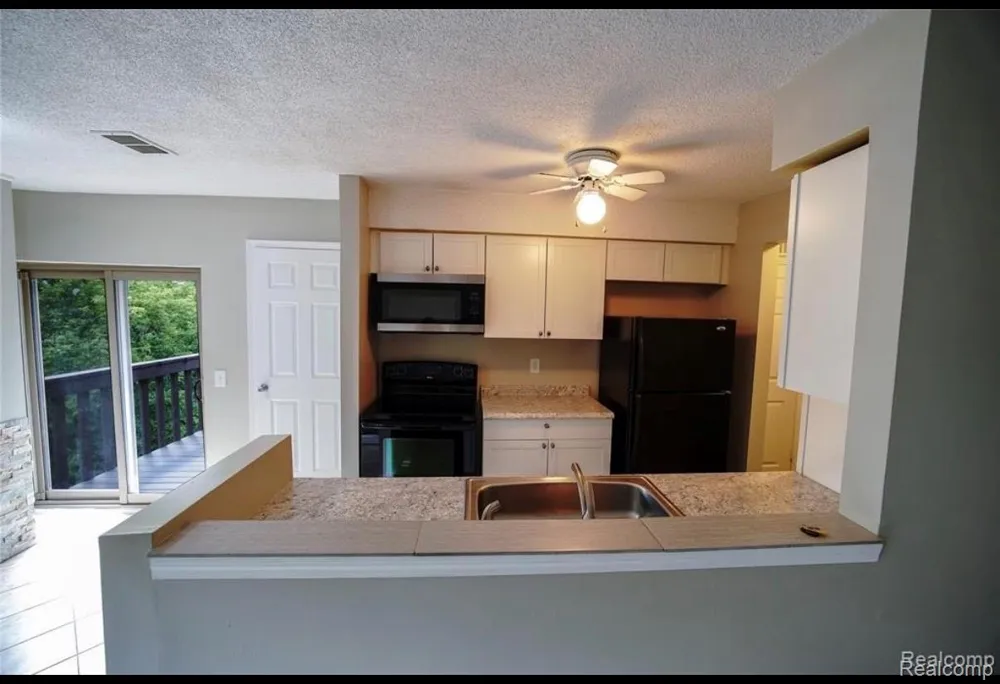 8365 Pontiac Lake Road #12 White Lake Charter Township, MI 48386