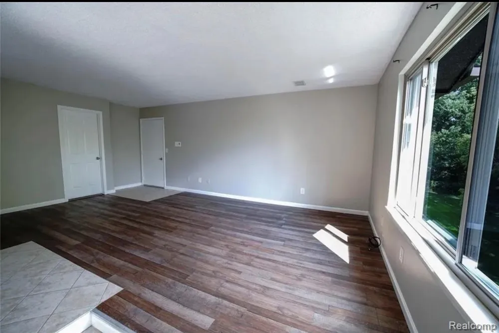 8365 Pontiac Lake Road #12 White Lake Charter Township, MI 48386