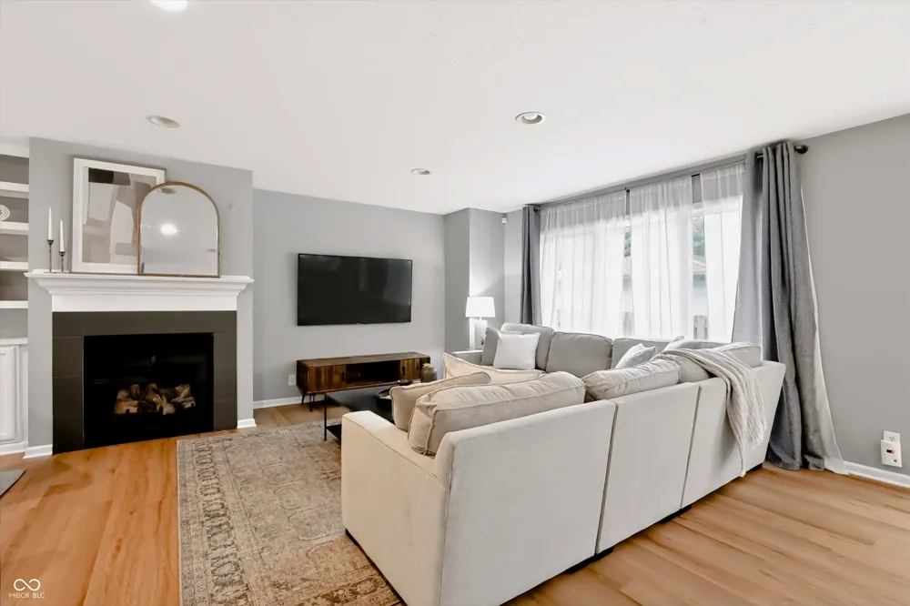 3608 Kessler Boulevard East Drive Indianapolis, IN 46220