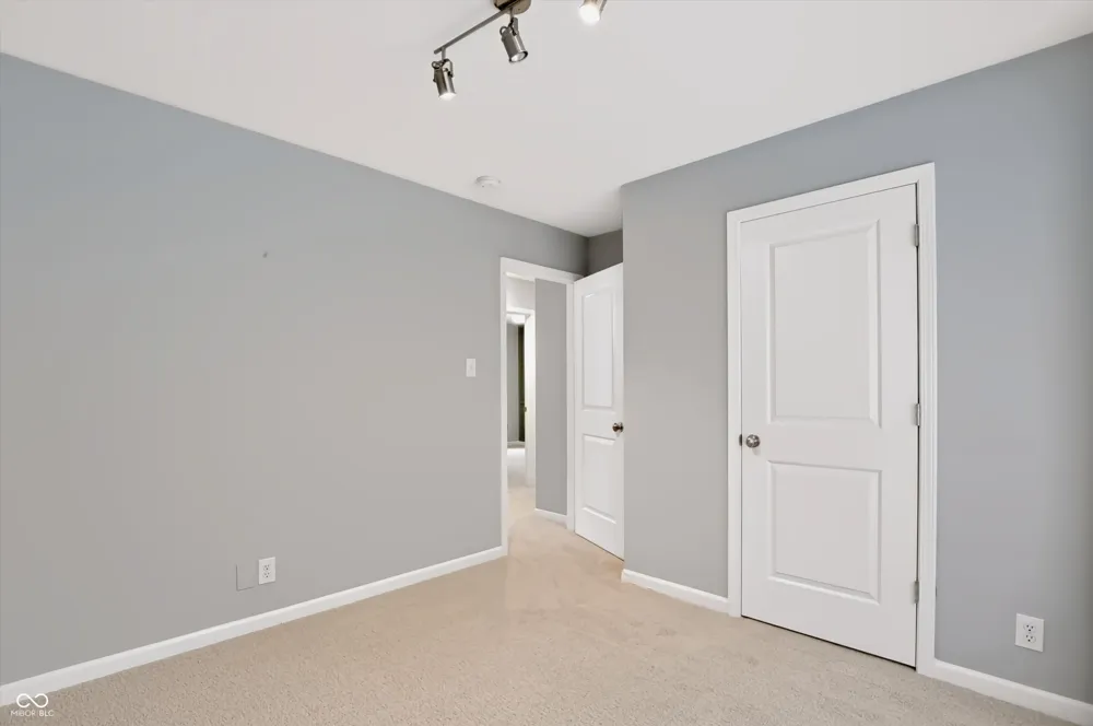 3608 Kessler Boulevard East Drive Indianapolis, IN 46220