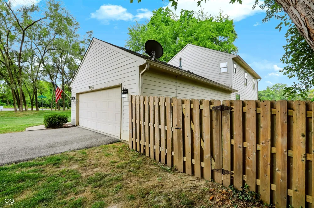 3608 Kessler Boulevard East Drive Indianapolis, IN 46220