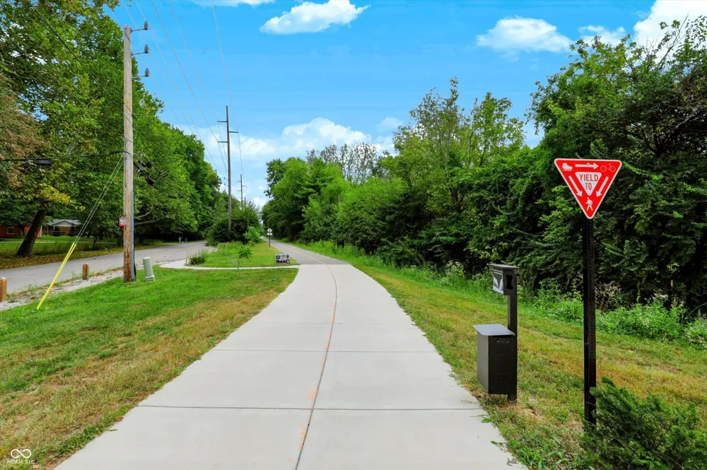 3608 Kessler Boulevard East Drive Indianapolis, IN 46220