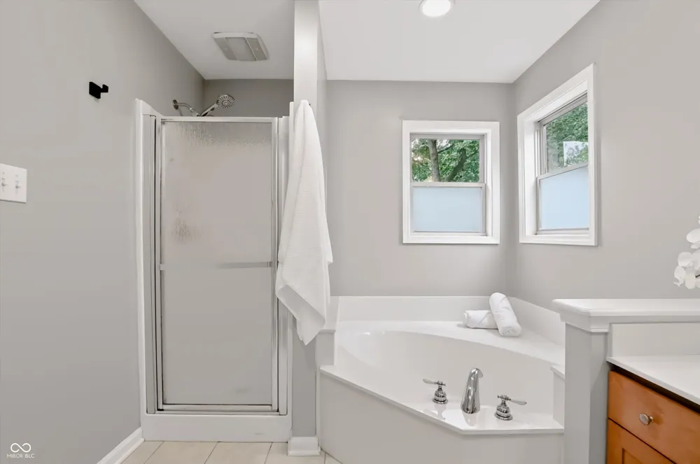 3608 Kessler Boulevard East Drive Indianapolis, IN 46220