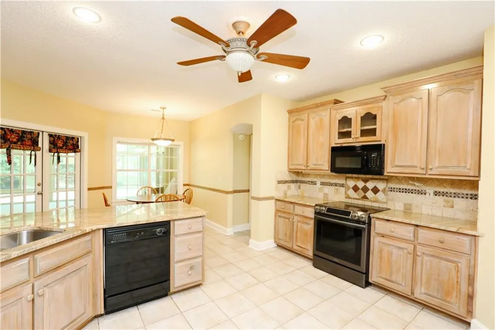 206 Enclave Lane Newnan, GA 30263