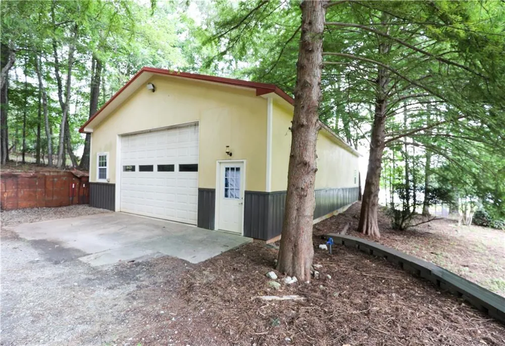 206 Enclave Lane Newnan, GA 30263