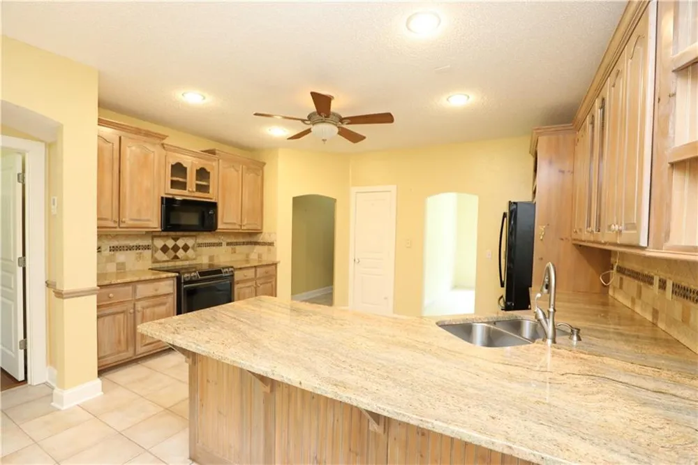 206 Enclave Lane Newnan, GA 30263
