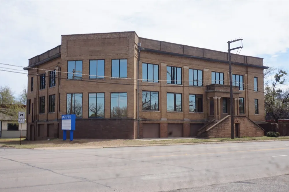 1100 S Austin Avenue Denison, TX 75020