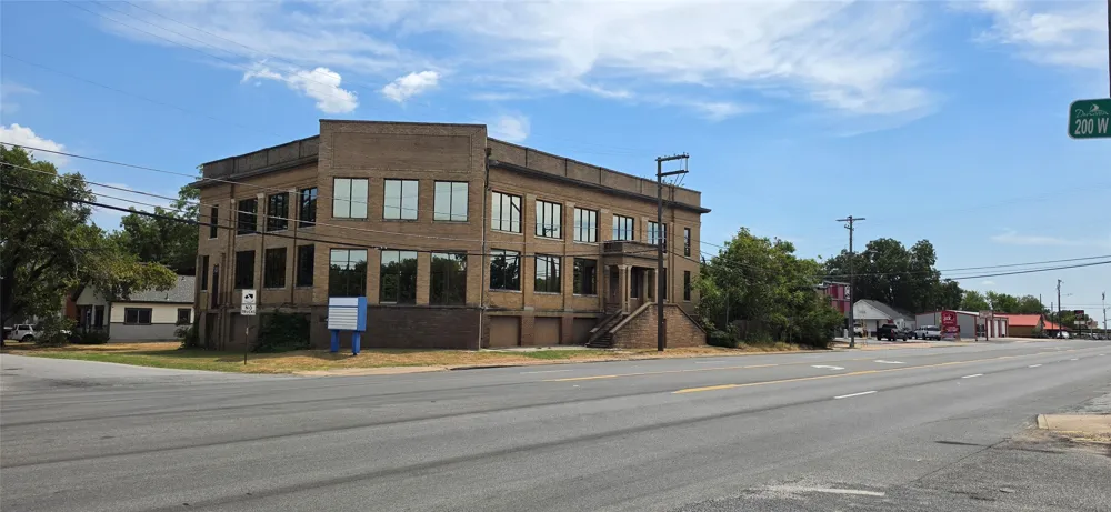 1100 S Austin Avenue Denison, TX 75020