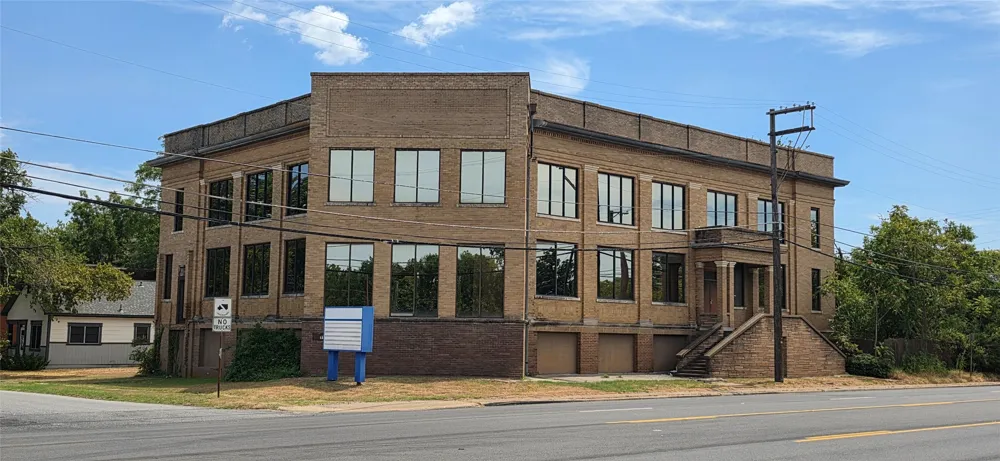 1100 S Austin Avenue Denison, TX 75020