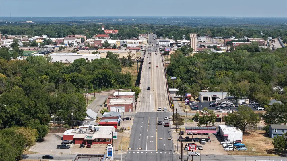 1100 S Austin Avenue Denison, TX 75020