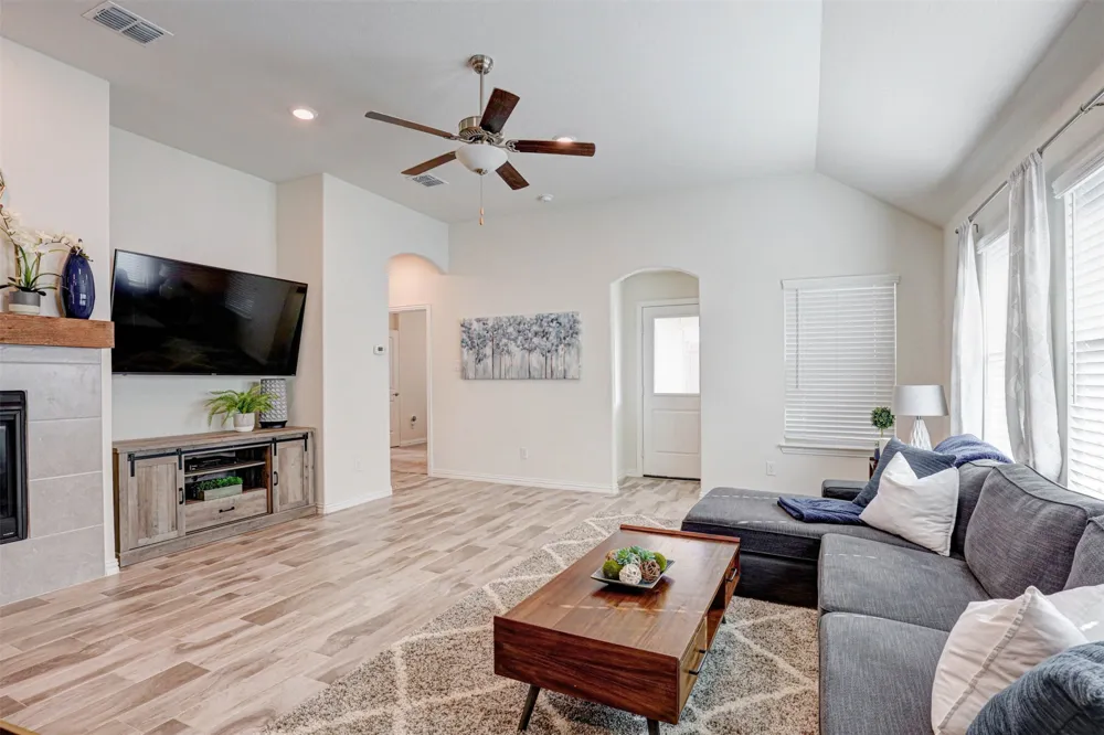 14864 Gilley Lane Fort Worth, TX 76052