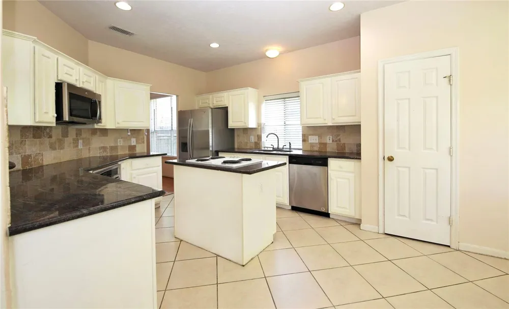 4602 Rainbow Valley Court Missouri City, TX 77459
