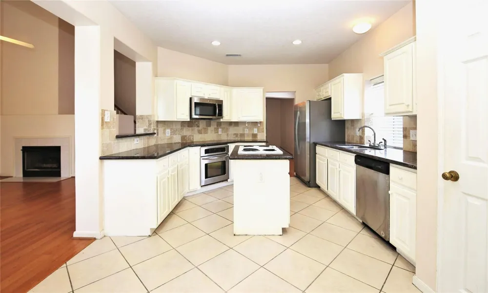 4602 Rainbow Valley Court Missouri City, TX 77459