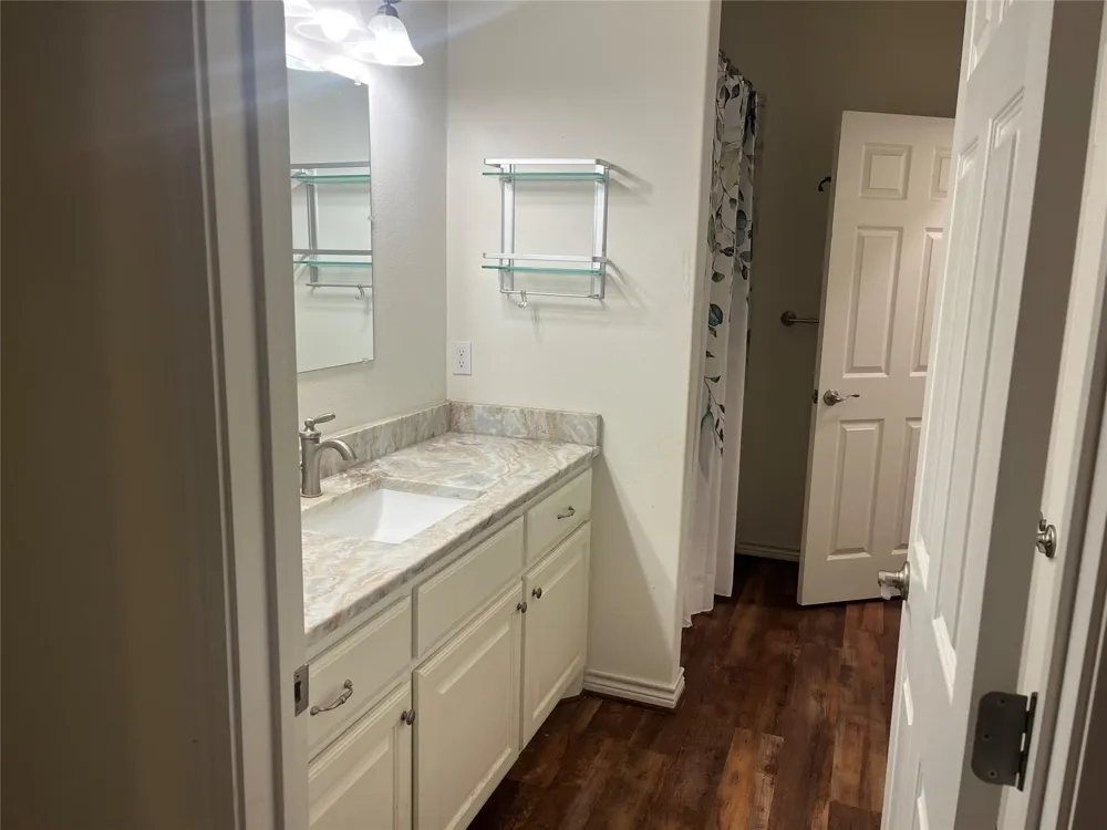 1843 Caroline Lane Sealy, TX 77474
