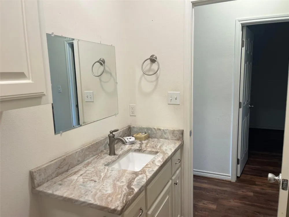1843 Caroline Lane Sealy, TX 77474