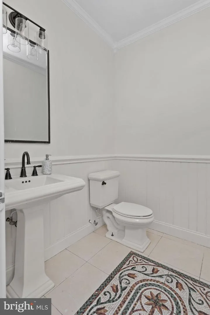 150 LIONS Freehold, NJ 07728